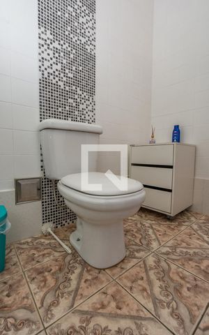 Casa à venda com 232m², 3 quartos e 5 vagas Casa à venda com 232m², 3 quartos e 5 vagasBanheiro da Suíte