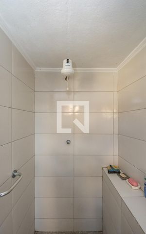 Casa à venda com 232m², 3 quartos e 5 vagas Casa à venda com 232m², 3 quartos e 5 vagasBanheiro Social 2