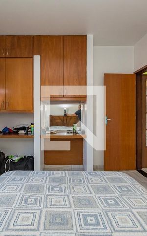 Casa à venda com 232m², 3 quartos e 5 vagas Casa à venda com 232m², 3 quartos e 5 vagasQuarto 2