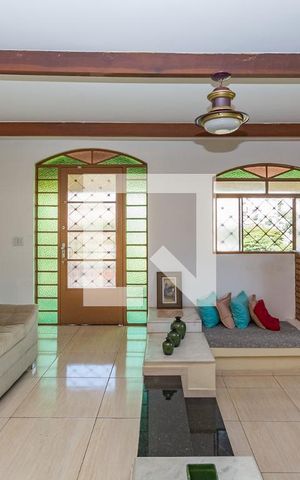 Casa à venda com 232m², 3 quartos e 5 vagas Casa à venda com 232m², 3 quartos e 5 vagasSala 1