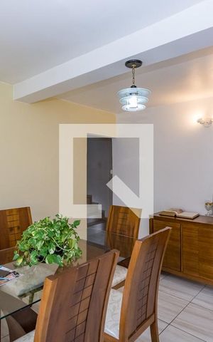 Casa à venda com 232m², 3 quartos e 5 vagas Casa à venda com 232m², 3 quartos e 5 vagasSala 3
