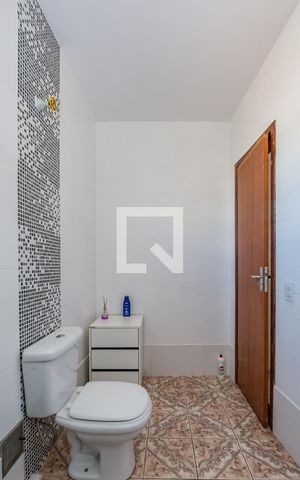 Casa à venda com 232m², 3 quartos e 5 vagas Casa à venda com 232m², 3 quartos e 5 vagasBanheiro da Suíte