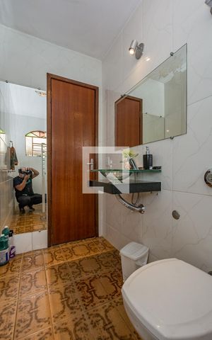 Casa à venda com 232m², 3 quartos e 5 vagas Casa à venda com 232m², 3 quartos e 5 vagasBanBanheiro Social