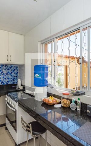 Casa à venda com 232m², 3 quartos e 5 vagas Casa à venda com 232m², 3 quartos e 5 vagasCozinha