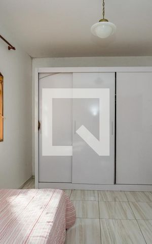 Casa à venda com 232m², 3 quartos e 5 vagas Casa à venda com 232m², 3 quartos e 5 vagasQuarto 3