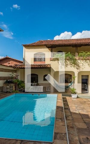 Casa à venda com 232m², 3 quartos e 5 vagas Casa à venda com 232m², 3 quartos e 5 vagasQuintal - Piscina