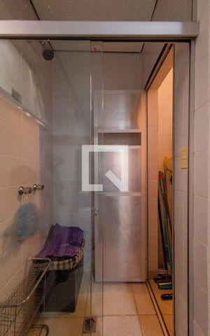 Apartamento à venda com 235m², 3 quartos e 3 vagas Apartamento à venda com 235m², 3 quartos e 3 vagasSauna