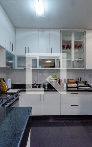 Apartamento à venda com 235m², 3 quartos e 3 vagas Apartamento à venda com 235m², 3 quartos e 3 vagasCozinha