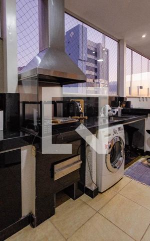 Apartamento à venda com 235m², 3 quartos e 3 vagas Apartamento à venda com 235m², 3 quartos e 3 vagasÁrea gourmet
