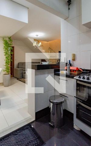Apartamento à venda com 235m², 3 quartos e 3 vagas Apartamento à venda com 235m², 3 quartos e 3 vagasCozinha