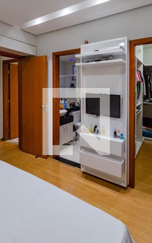 Apartamento à venda com 235m², 3 quartos e 3 vagas Apartamento à venda com 235m², 3 quartos e 3 vagasSuíte