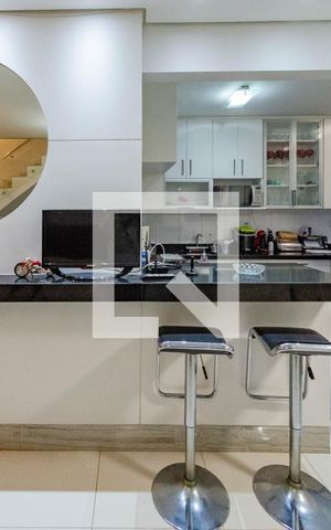 Apartamento à venda com 235m², 3 quartos e 3 vagas Apartamento à venda com 235m², 3 quartos e 3 vagasSala