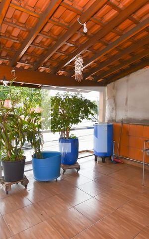 Casa à venda com 180m², 3 quartos e 2 vagasVaranda do Quarto 1