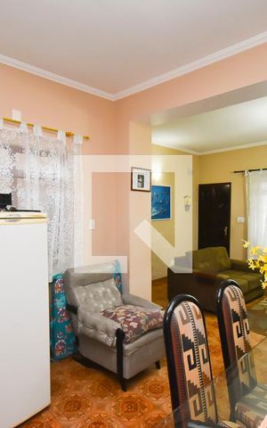Casa à venda com 180m², 3 quartos e 2 vagasSala
