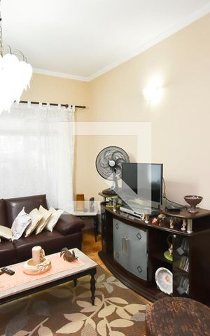 Casa à venda com 180m², 3 quartos e 2 vagasSala
