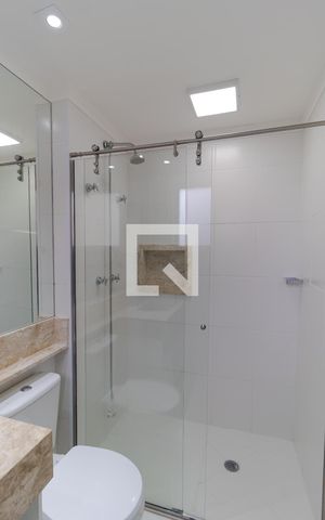 Apartamento à venda com 108m², 3 quartos e 2 vagas Apartamento à venda com 108m², 3 quartos e 2 vagasBanheiro