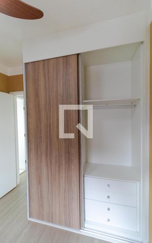 Apartamento à venda com 108m², 3 quartos e 2 vagas Apartamento à venda com 108m², 3 quartos e 2 vagasQuarto 02 - Armário