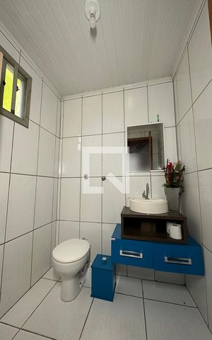 Casa à venda com 240m², 2 quartos e 2 vagasBanheiro 2