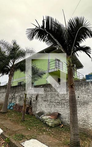 Casa à venda com 240m², 2 quartos e 2 vagasFachada