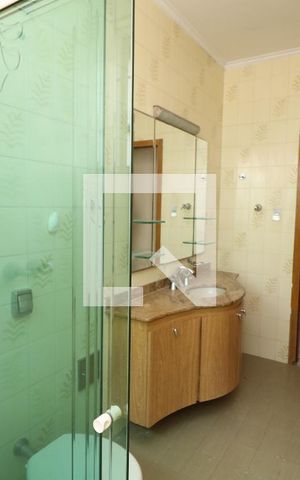 Casa para alugar com 134m², 4 quartos e 2 vagasBanheiro