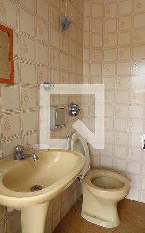 Casa para alugar com 134m², 4 quartos e 2 vagasBanheiro de serviço