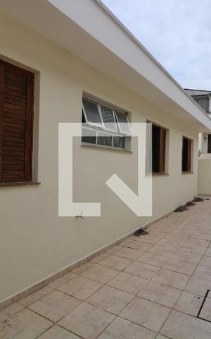 Casa para alugar com 134m², 4 quartos e 2 vagasCorredor
