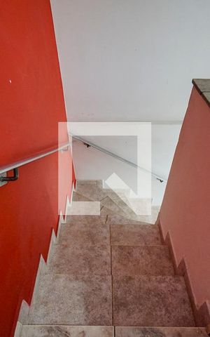 Casa à venda com 280m², 3 quartos e 1 vaga Casa à venda com 280m², 3 quartos e 1 vagaEscada da sala