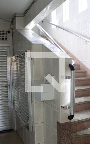 Studio para alugar com 16m², 1 quarto e sem vagaEscada