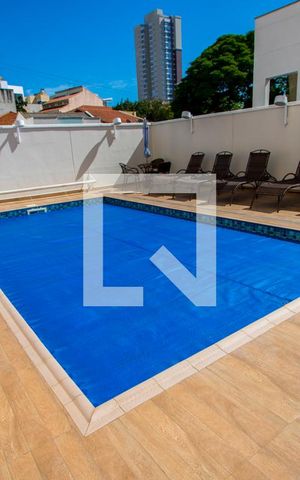 Apartamento à venda com 120m², 3 quartos e 3 vagas Apartamento à venda com 120m², 3 quartos e 3 vagasÁrea comum - Piscina