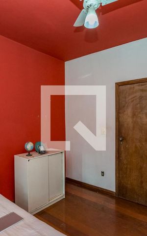 Casa à venda com 335m², 4 quartos e 4 vagas Casa à venda com 335m², 4 quartos e 4 vagasQuarto 2