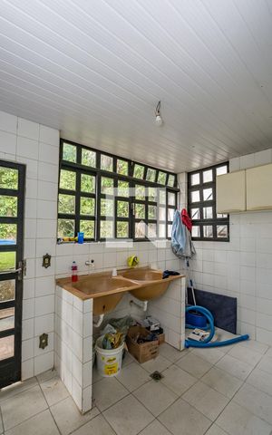 Casa à venda com 335m², 4 quartos e 4 vagas Casa à venda com 335m², 4 quartos e 4 vagasÁrea de Serviço
