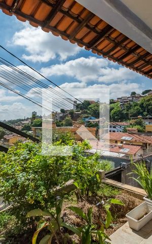 Casa à venda com 335m², 4 quartos e 4 vagas Casa à venda com 335m², 4 quartos e 4 vagasVaranda da Sala