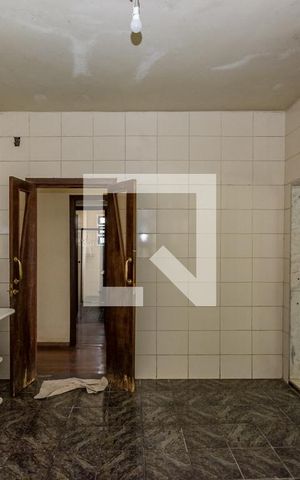 Casa à venda com 335m², 4 quartos e 4 vagas Casa à venda com 335m², 4 quartos e 4 vagasCozinha