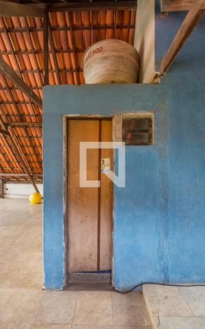 Casa à venda com 335m², 4 quartos e 4 vagas Casa à venda com 335m², 4 quartos e 4 vagasBanheiro Social
