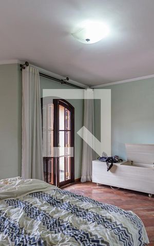 Casa à venda com 172m², 3 quartos e 2 vagas Casa à venda com 172m², 3 quartos e 2 vagasSuite