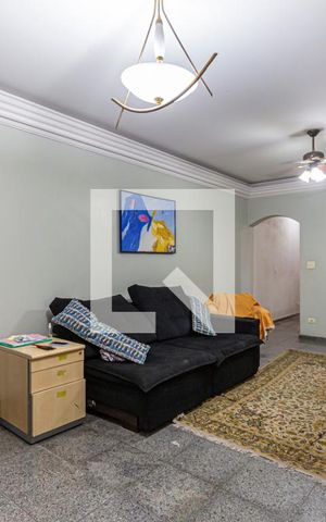 Casa à venda com 172m², 3 quartos e 2 vagas Casa à venda com 172m², 3 quartos e 2 vagasSala