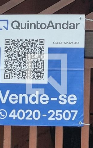 Casa à venda com 172m², 3 quartos e 2 vagas Casa à venda com 172m², 3 quartos e 2 vagasPlaquinha instalada no portão do imóvel