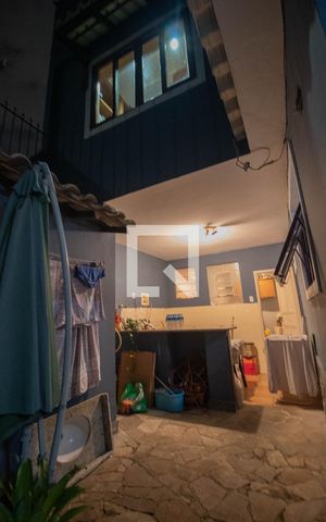 Casa à venda com 250m², 4 quartos e 2 vagas Casa à venda com 250m², 4 quartos e 2 vagasÁrea de Serviço