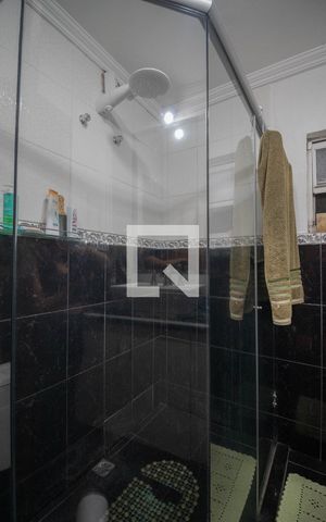 Casa à venda com 250m², 4 quartos e 2 vagas Casa à venda com 250m², 4 quartos e 2 vagasBanheiro da Suíte 1
