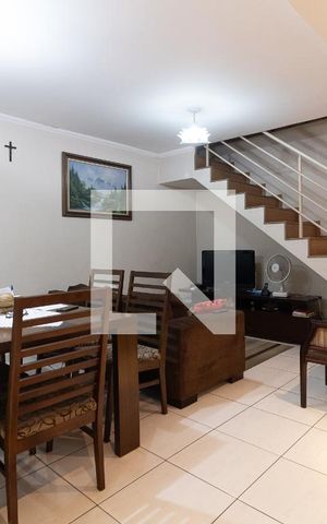 Casa à venda com 350m², 5 quartos e 6 vagas Casa à venda com 350m², 5 quartos e 6 vagasSala da Edícula