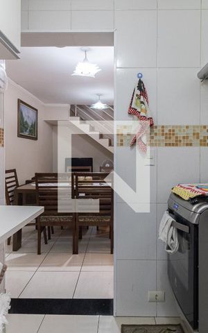 Casa à venda com 350m², 5 quartos e 6 vagas Casa à venda com 350m², 5 quartos e 6 vagasCozinha da Edícula