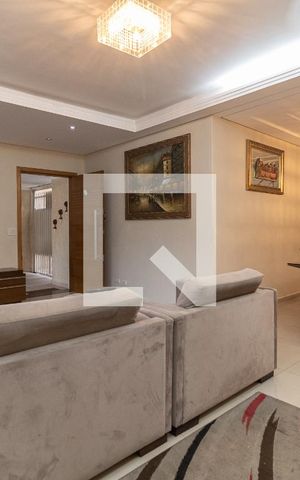 Casa à venda com 350m², 5 quartos e 6 vagas Casa à venda com 350m², 5 quartos e 6 vagasSala
