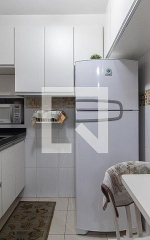 Casa à venda com 350m², 5 quartos e 6 vagas Casa à venda com 350m², 5 quartos e 6 vagasCozinha da Edícula