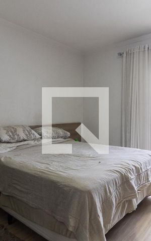 Casa à venda com 350m², 5 quartos e 6 vagas Casa à venda com 350m², 5 quartos e 6 vagasSuíte 1