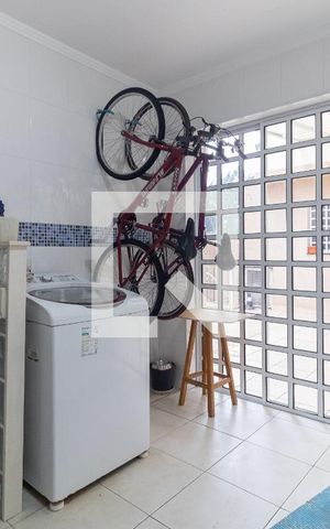 Casa à venda com 350m², 5 quartos e 6 vagas Casa à venda com 350m², 5 quartos e 6 vagasLavanderia