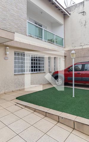Casa à venda com 350m², 5 quartos e 6 vagas Casa à venda com 350m², 5 quartos e 6 vagasGaragem