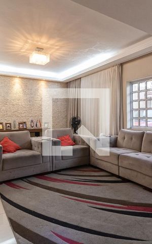 Casa à venda com 350m², 5 quartos e 6 vagas Casa à venda com 350m², 5 quartos e 6 vagasSala