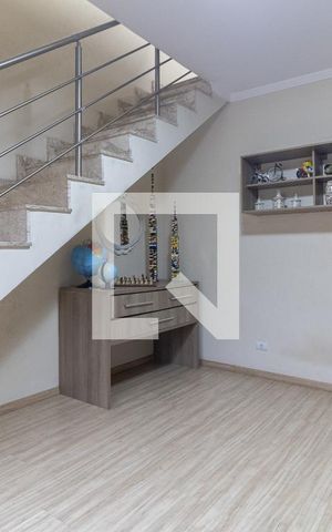 Casa à venda com 350m², 5 quartos e 6 vagas Casa à venda com 350m², 5 quartos e 6 vagasQuarto 4