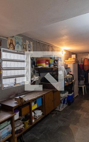 Casa à venda com 350m², 5 quartos e 6 vagas Casa à venda com 350m², 5 quartos e 6 vagasPorão