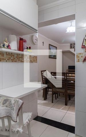 Casa à venda com 350m², 5 quartos e 6 vagas Casa à venda com 350m², 5 quartos e 6 vagasCozinha da Edícula